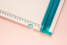 Cargar imagen en el visor de la galería, TRIM AND SCORE BOARD CRAFT