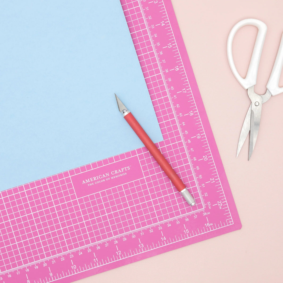 Tapete de Corte en Color Rosa 18X24" – American Crafts (imagen 2)
