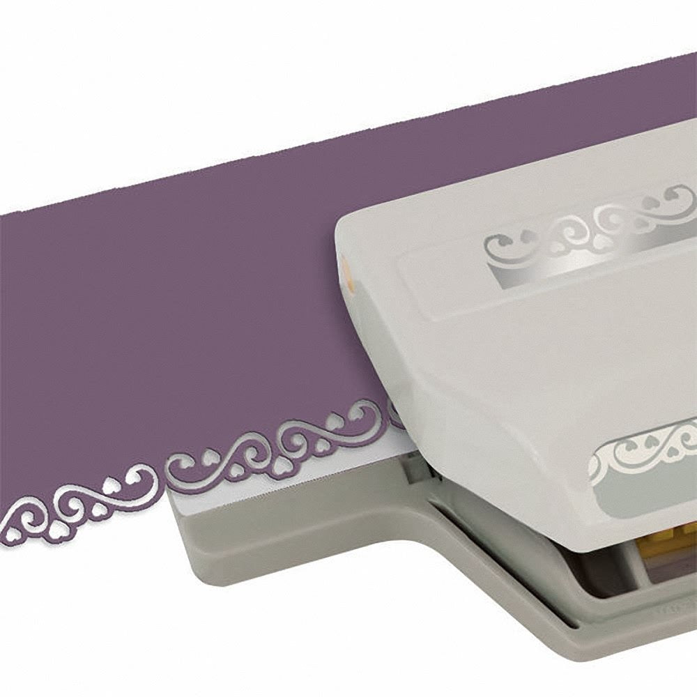 Scroll and Hearts Edge Punch – EK Success (imagen 2)