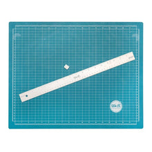 Cargar imagen en el visor de la galería, MAGNETIC MAT (18 INCH)
