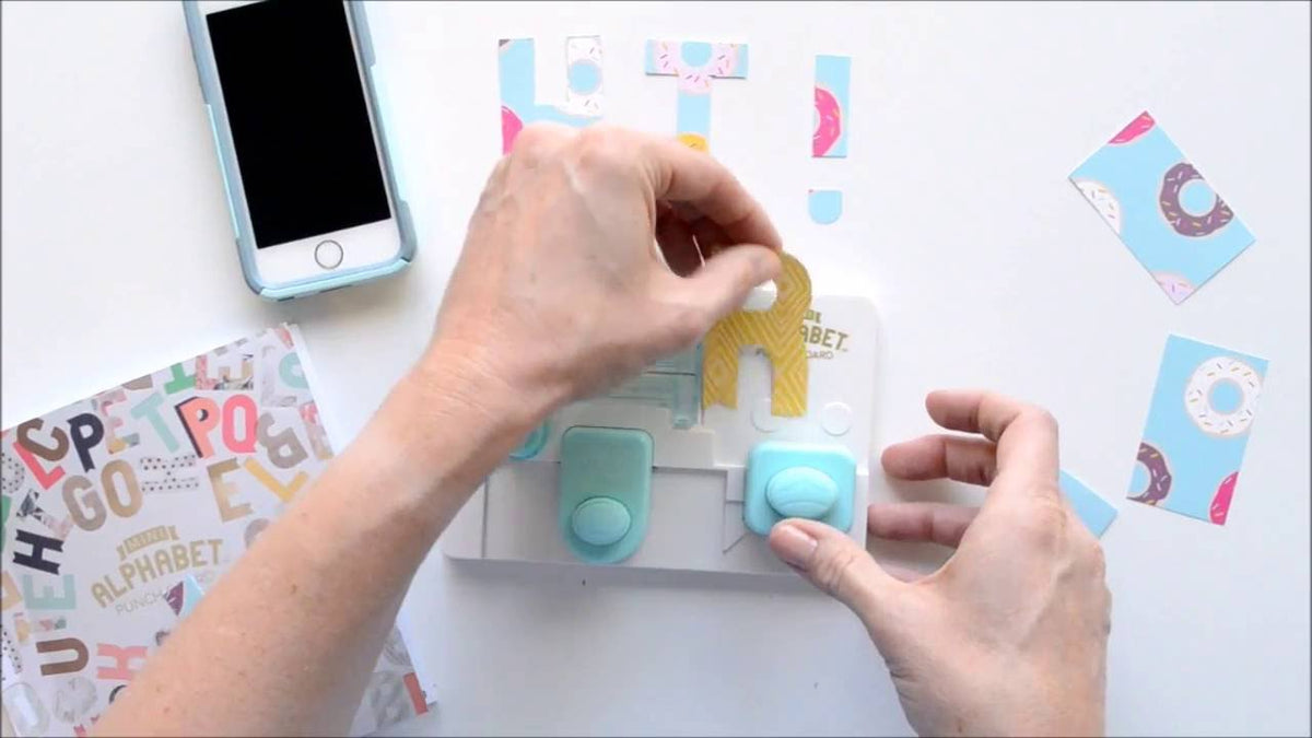 Mini Alphabet Punch Board – We R Memory Keepers (imagen 3)